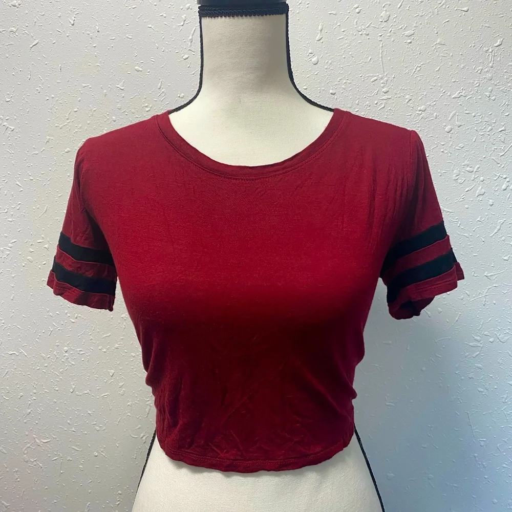 Fun crop top! - Picture 1 of 2